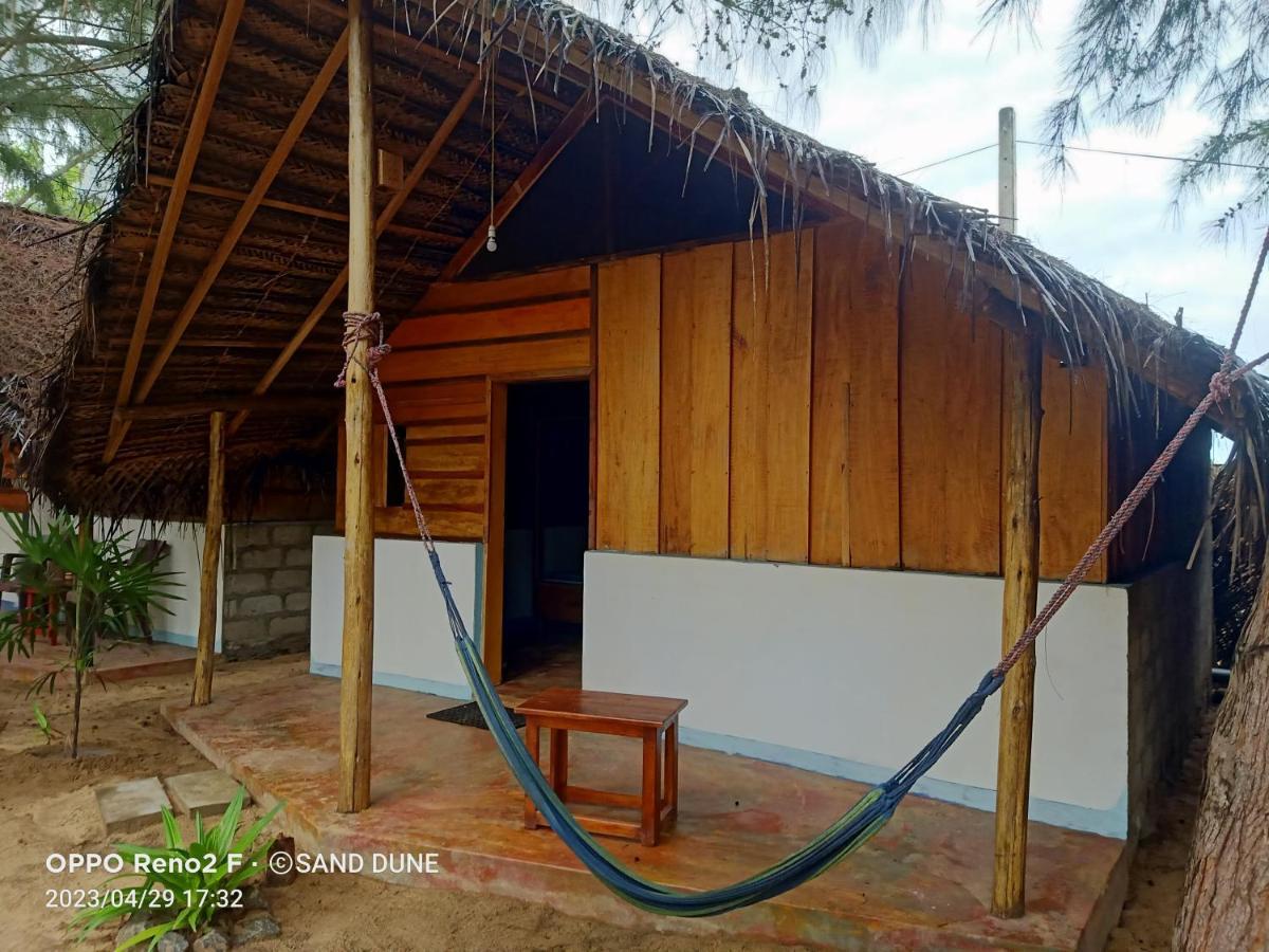 Sand Dune Beach Resort & Surf Camp Arugam Bay Exterior foto
