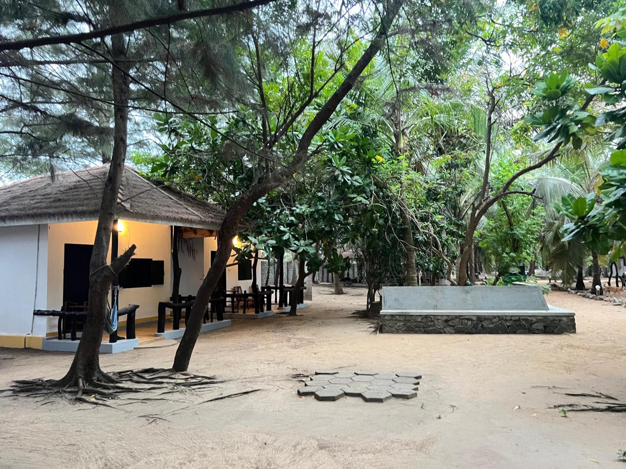 Sand Dune Beach Resort & Surf Camp Arugam Bay Exterior foto