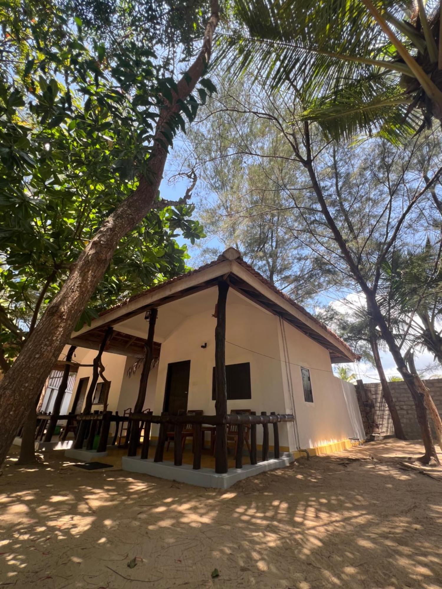 Sand Dune Beach Resort & Surf Camp Arugam Bay Exterior foto